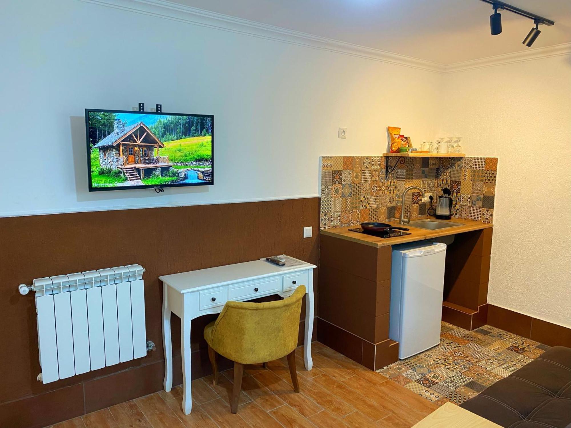 Hotel Orange Кутаиси Екстериор снимка