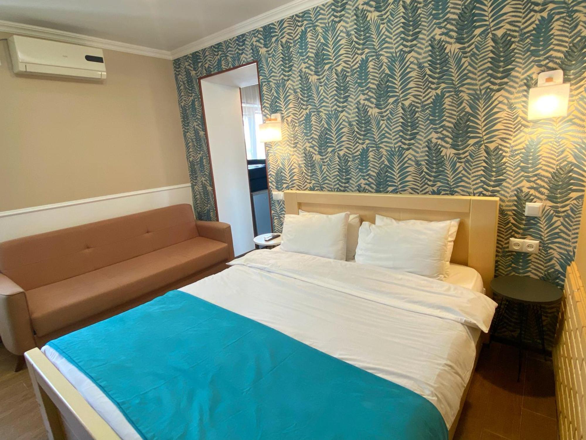 Hotel Orange Кутаиси Екстериор снимка
