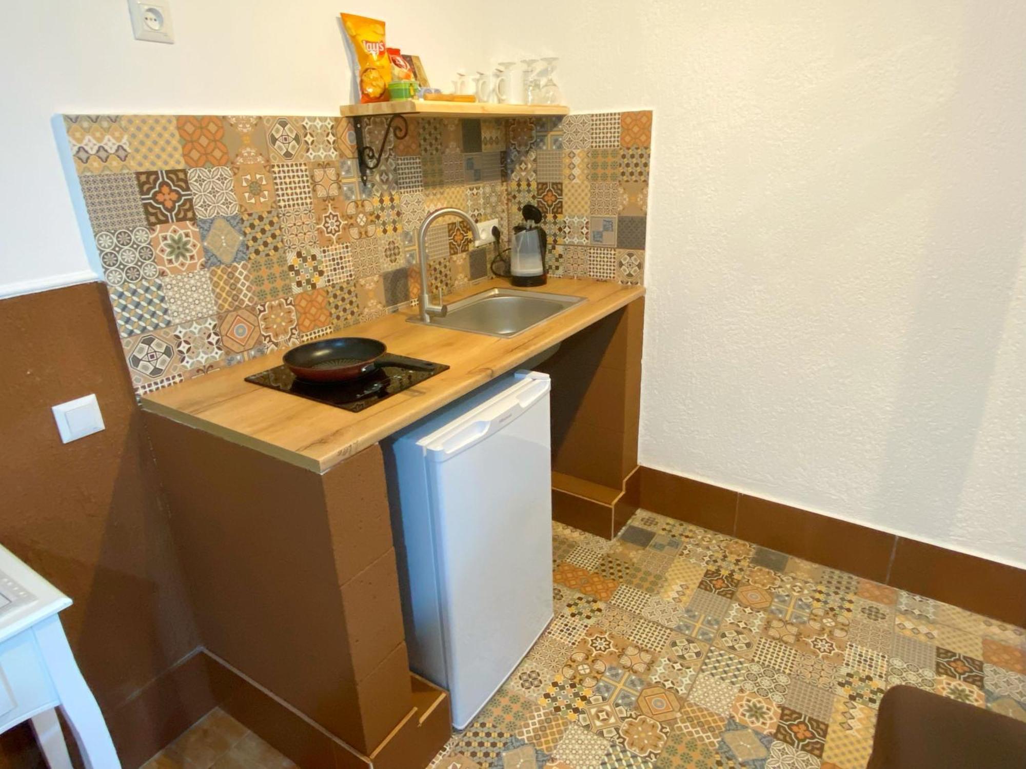 Hotel Orange Кутаиси Екстериор снимка