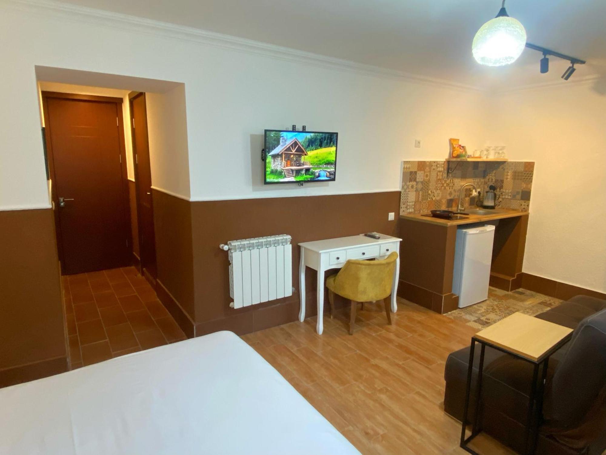 Hotel Orange Кутаиси Екстериор снимка