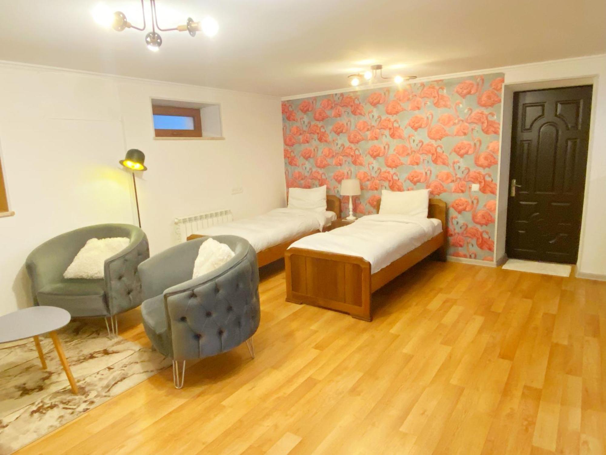 Hotel Orange Кутаиси Екстериор снимка